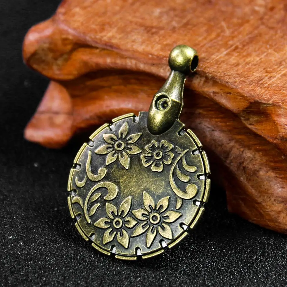 Ретро бронзовое резное ожерелье с подвеской в виде цветка, подвеска круглой формы, подвеска с узором растений, резьба, украшения для портных