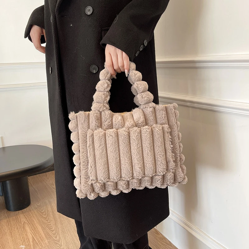 2024 Зимняя сумка Большая плюшевая сумка-тоут для женщин Модная пушистая ручная