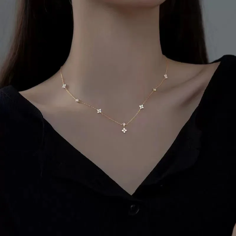 

Fashion Inlaid Zircon Four-leaf Flower Necklace Women's New Light Luxury Big Hot High-end Explosive Necklace Clavicle Chain