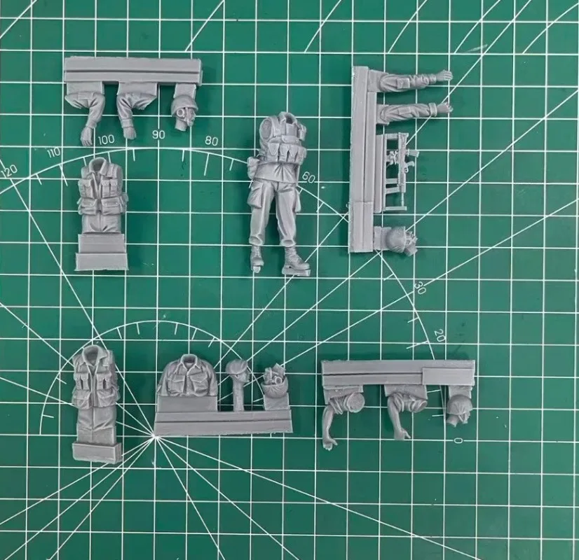 Фото Набор моделей из литой смолы 1/35: Британский воин/экипаж Scorpion Desert Storm, несобранная и неокрашенная миниатюрная фигурка-игрушка №3