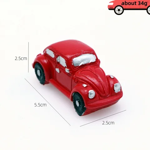 Миниатюрный красный автомобиль из смолы для кукольного домика