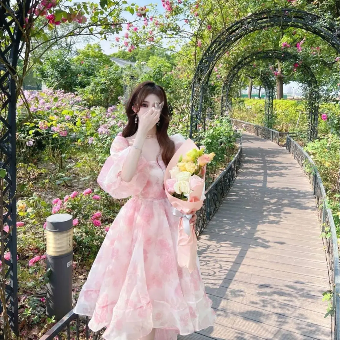 

French Haute Couture Niche Design Tea Break Light Luxury Dress For Women Summer Floral Bubble Sleeves Square Neck Fairy