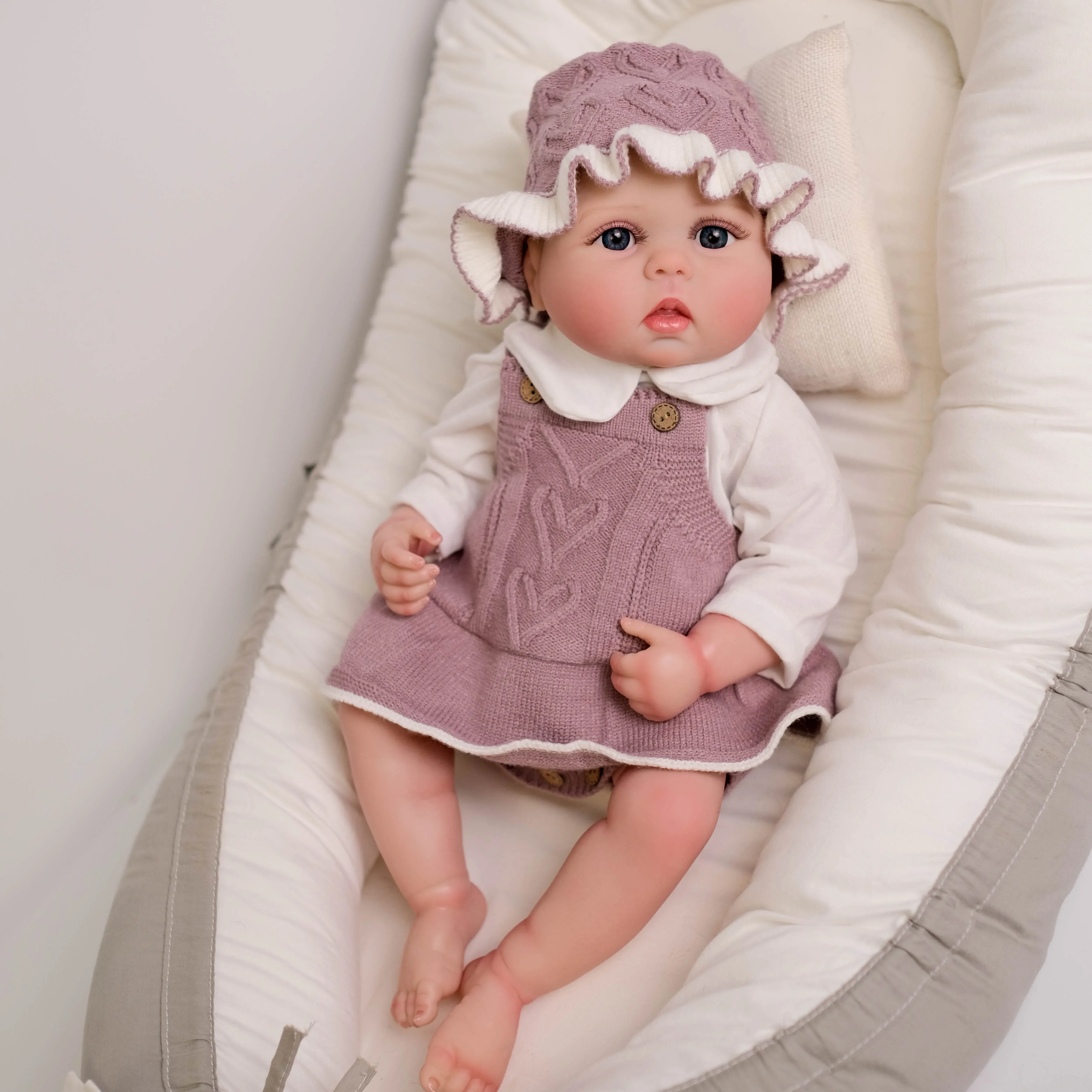 19-дюймовая мягкая виниловая кукла Люси для девочек приятная тела реалистичная