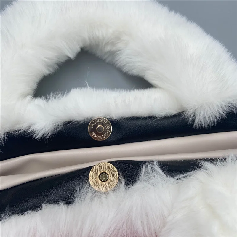 Женская сумка на плечо радужная плюшевая через с металлическим ремешком для