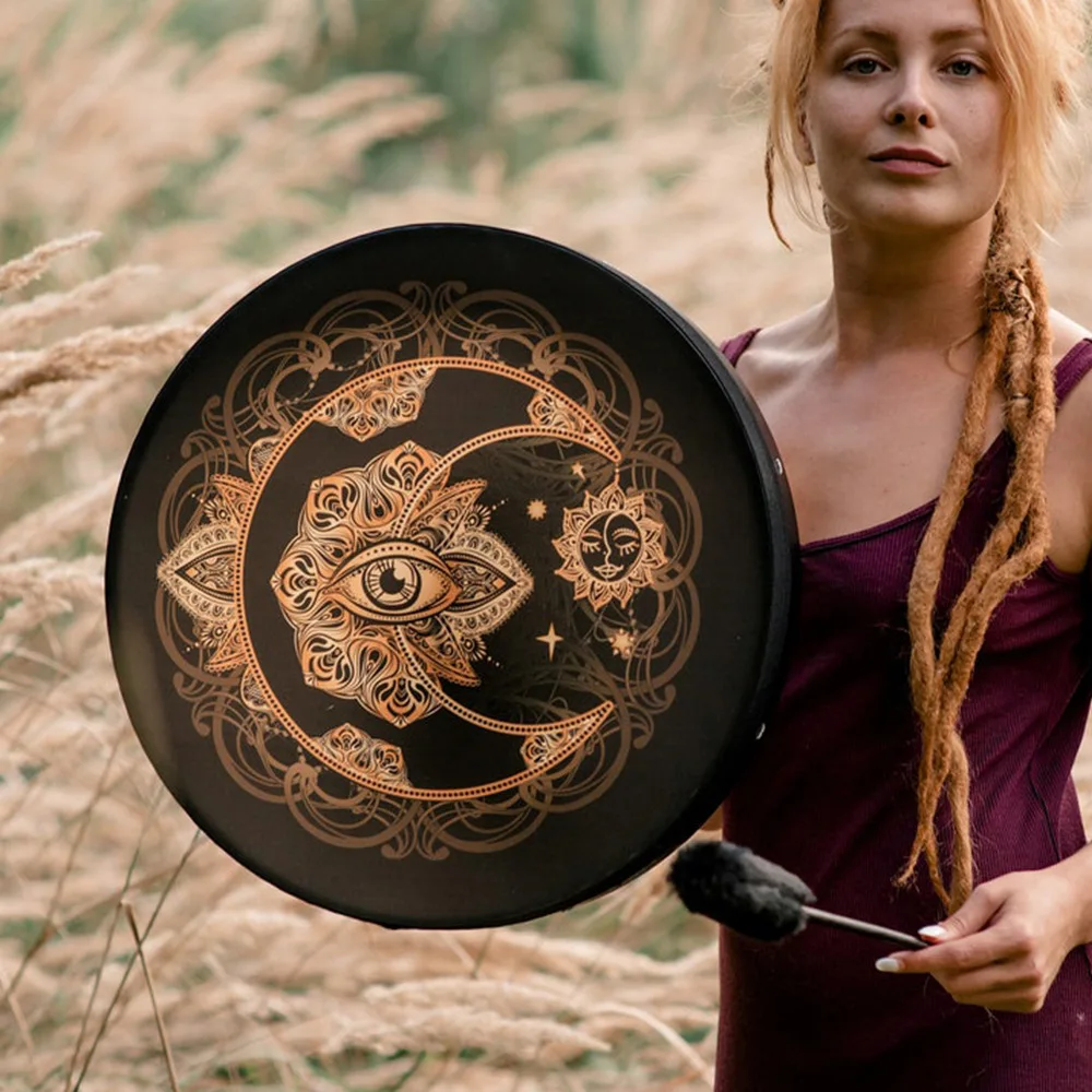 

Новый исцеляющий ручной барабан Shaman, религиозный Таинственный узор, креативный звук, Йога, медитация, орех, деревянный волшебник, музыкальный инструмент