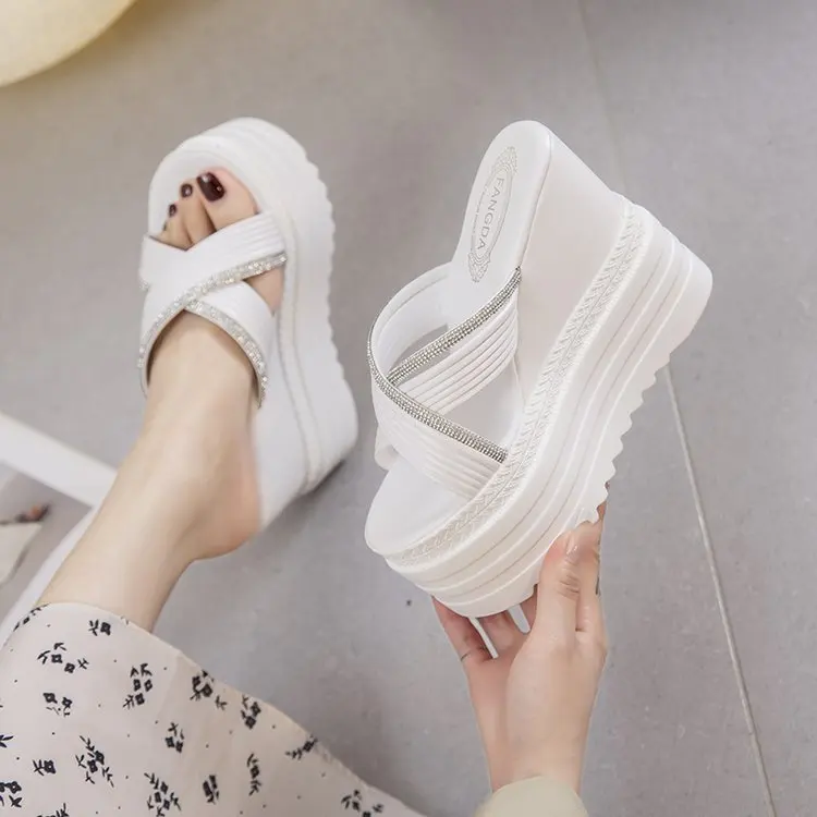 Женские туфли 2024 года большие размеры тапочки на каблуке низкие Роскошные