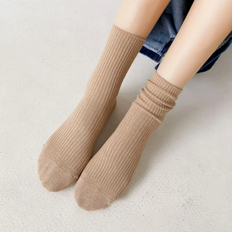 1 pair New Solid Color college style Women's cotton Socks Spring and Autumn Fashionable and comfortable Sports Socks for Women