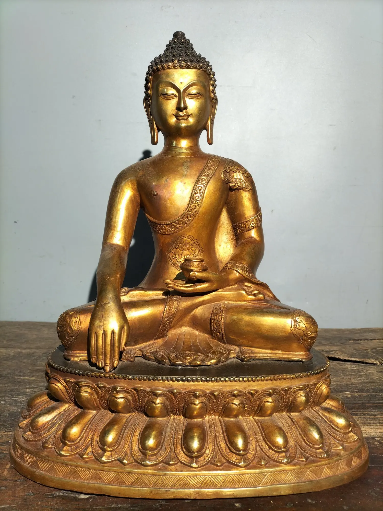 

17" Tibetan Temple Collection Old Bronze Gilt mud gold Shakyamuni Buddha Double Lotus Terrace worship hall Town house Exorcism