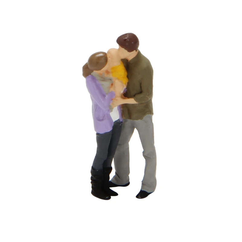 

AT35 1/64 A Happy Family Figure Tiny People Model Street Garden Layout For Dollhouse Collection Family Dolls Sand Table