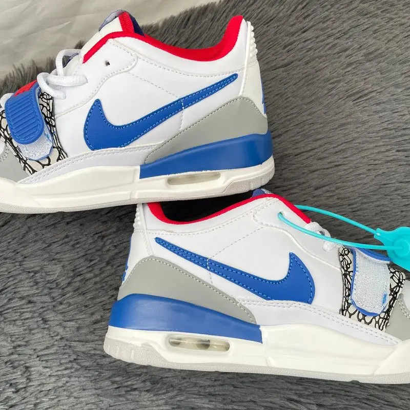 В наличии 24 часа доставкабольшой брендСпортивные и повседневные кроссовки для