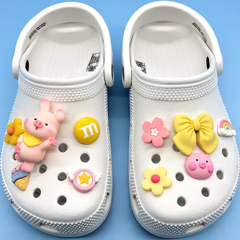 

Cute Cartoon Pink Pig Croc Charms Designer High Quality Clogs Shoe Buckle Lovely Girls Gift Charms for Crocs DIY Fashion Bundle