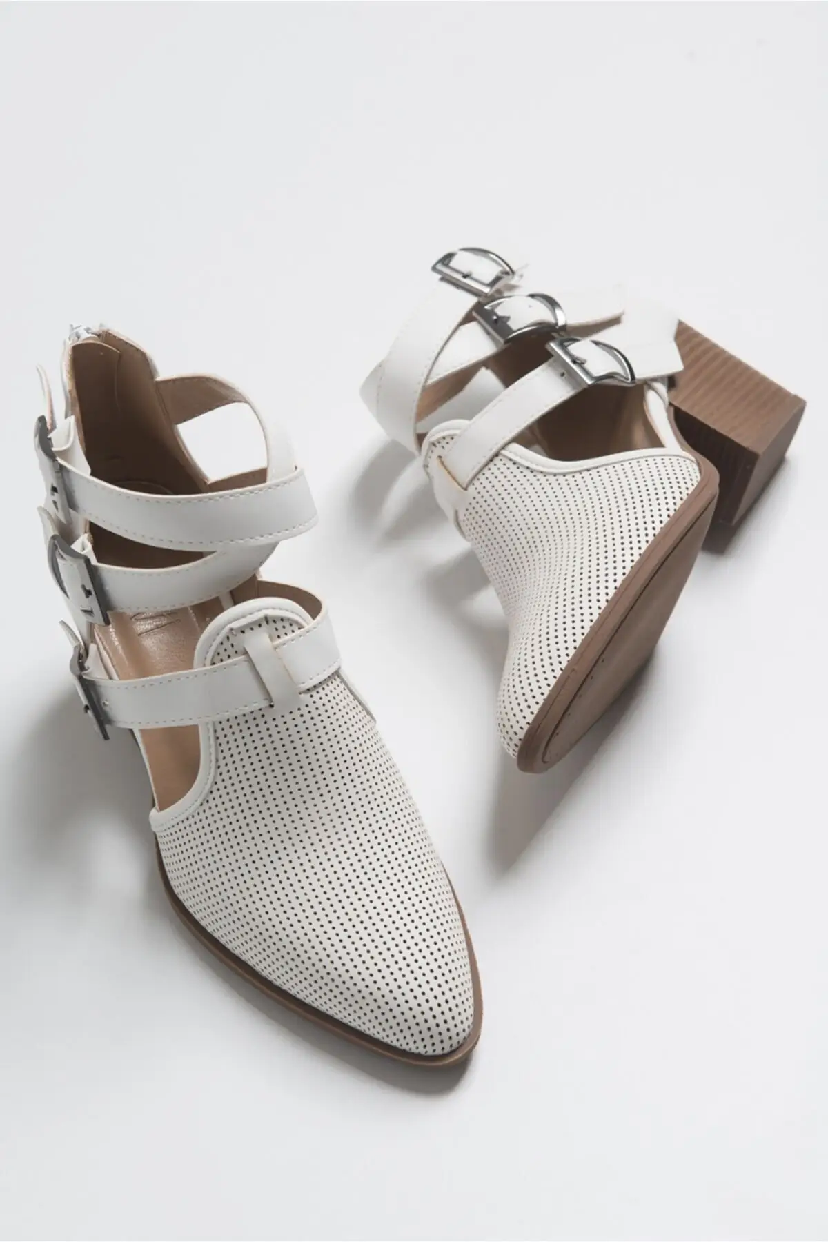 

Женские ботинки белого цвета, летние ботинки, аксессуары с пряжкой ремня, молния, повседневная, мягкая текстура, качественный материал, спло...