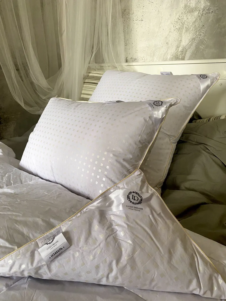 Гипоаллергенные подушки. Lucky dreams. Lucky dreams. Dream шрифт. Одеяло lucky dreams desire, легкое.