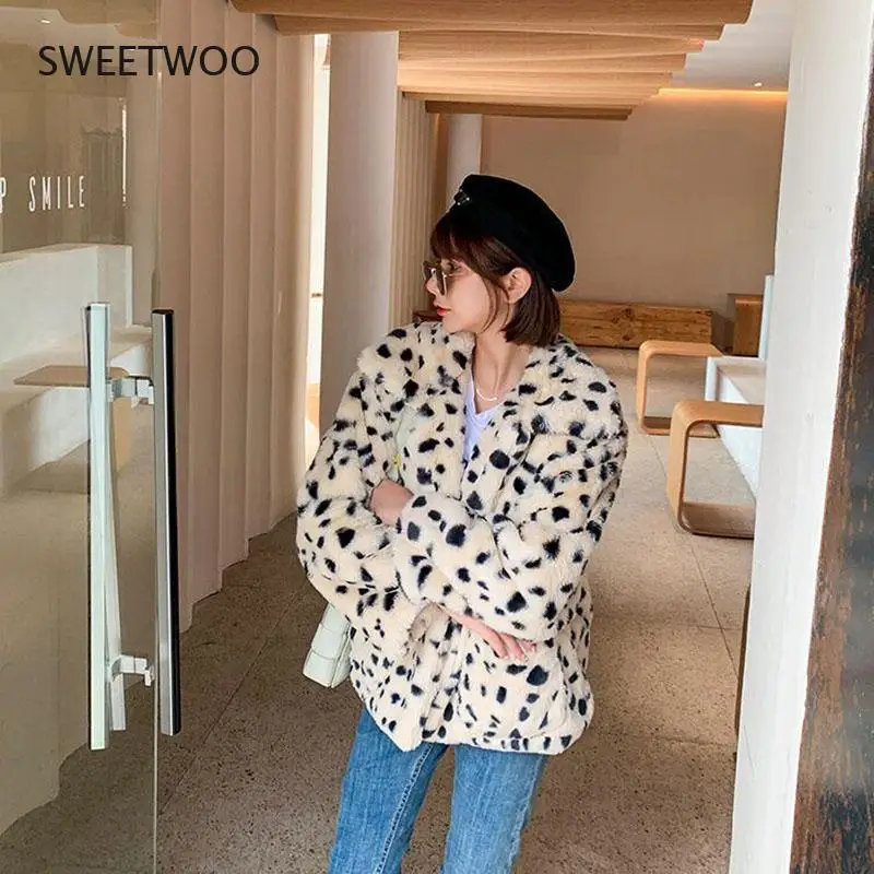 Leopard Short Furry Coats And Jacket Womens Winter 2022 Fashion Turn-Down Collar Plush Coat Woman Keep Warm Faux Fur Jackets