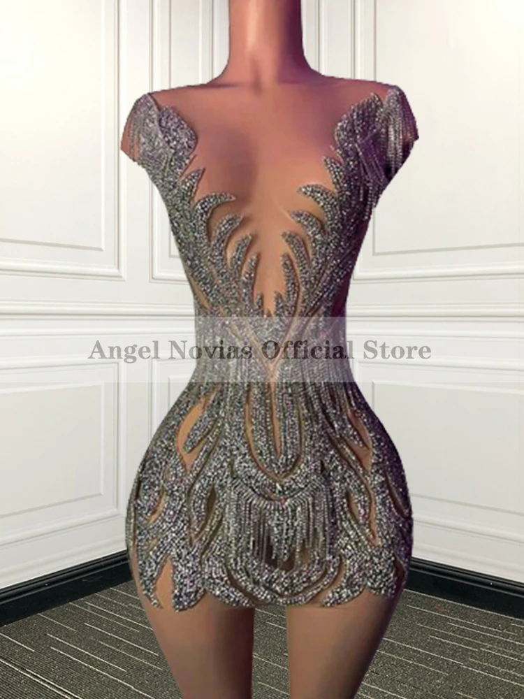 

Luxury Sexy See Through Silver Beaded Crystals Party Dress African Black Girls Short Mini Prom Dresses 2023 For Birthday Dress