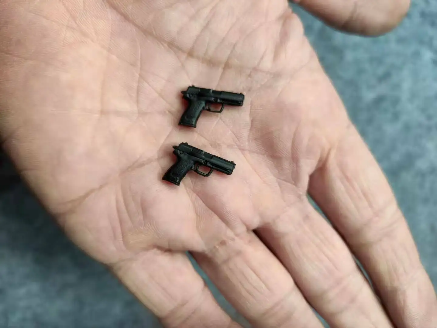 

2PC 1/12th accessories usp Gun Model For shf 6" Figure