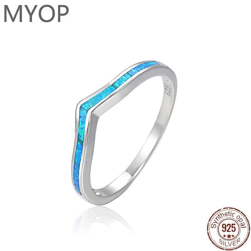 

Женское кольцо из серебра 925 пробы с синтетическим опалом