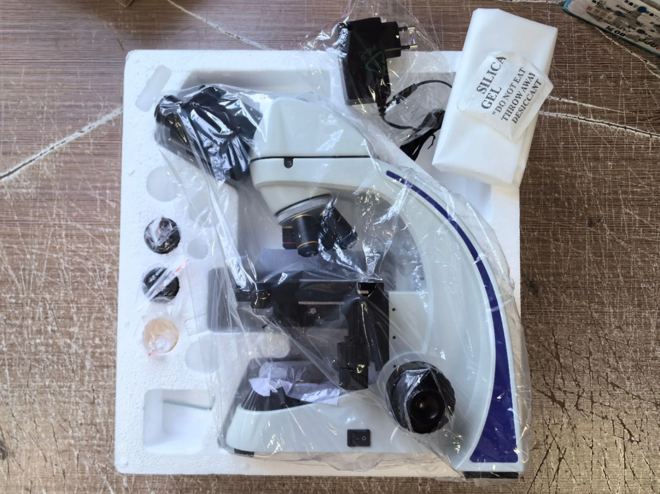 Микроскоп для лабораторного бинокулярного тринокулярного биологического