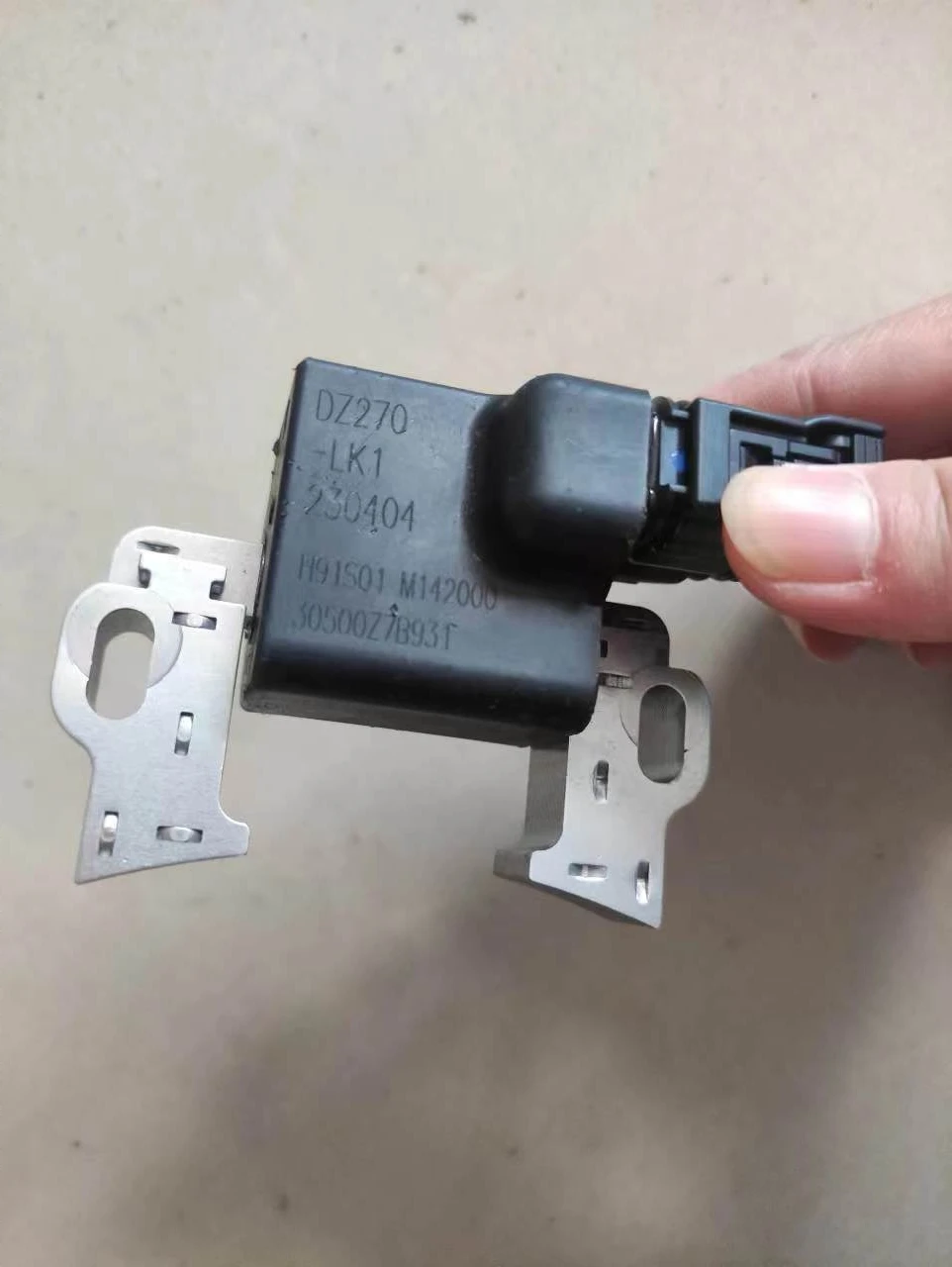 

30500Z7B931 DZ270 - LK1 катушка зажигания GX270H2 часть газового двигателя 30500-Z7B-931