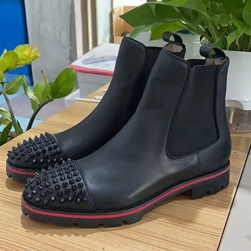 Дизайнерская обувь Классические мужские ботильоны из эластичной кожи с шипами