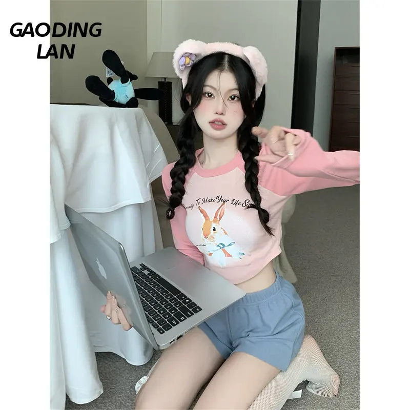 

Женская футболка с длинным рукавом, круглым вырезом и принтом из мультфильма