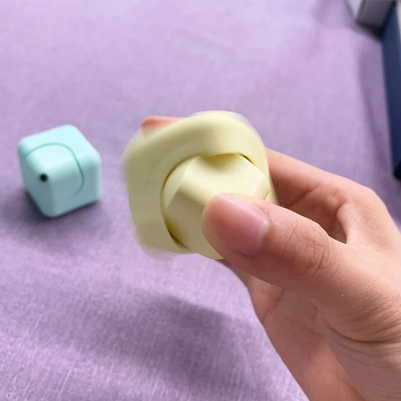 

1PC Interactive Fingertip Cube for Kids Portable Anti Anxiety Spinner Practical Joke Miniature Toy Orbiting Ring Spinner A2UB