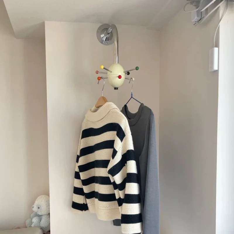 Настенная вешалка для одежды в винтажном стиле