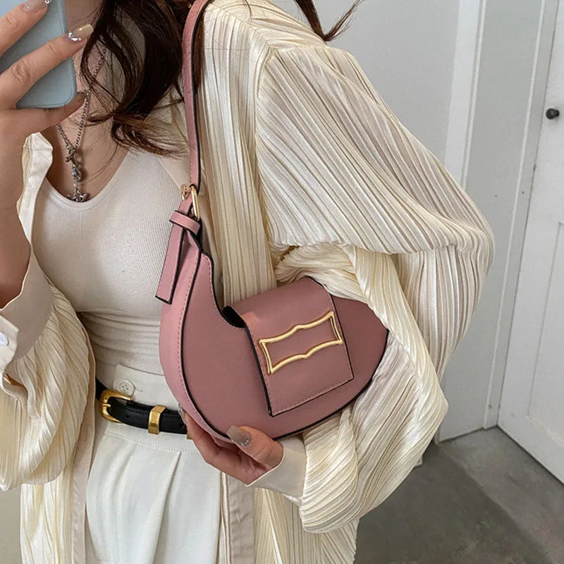 

Small Solid Color PU Leather Shoulder Crossbody Saddle Bags for Women 2022 Women's Designer Flap Handbag Trend Female Armpit Bag