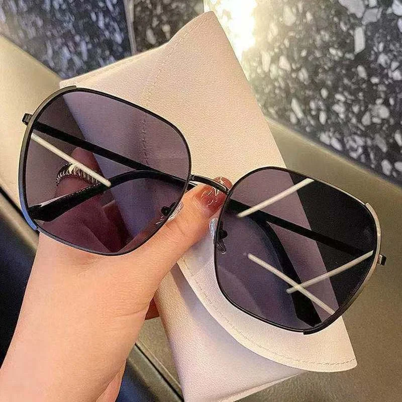 

Sunglasses Ladies Anti-Ultraviolet Beach Leisure Sun Glasses Gradient Black Outdoor Sunglasses Oculos Sol Feminino 2022