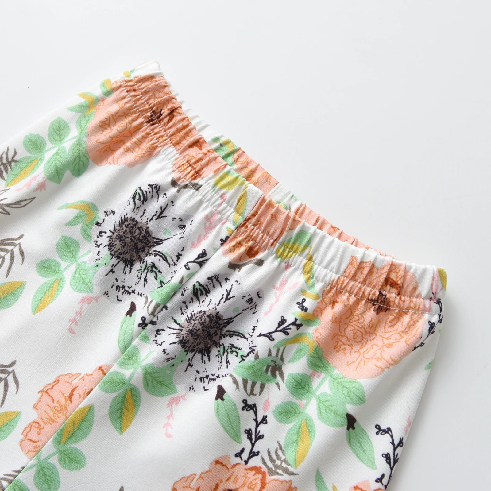 Детская одежда из хлопка с принтом: милый топ круглым вырезом короткими рукавами