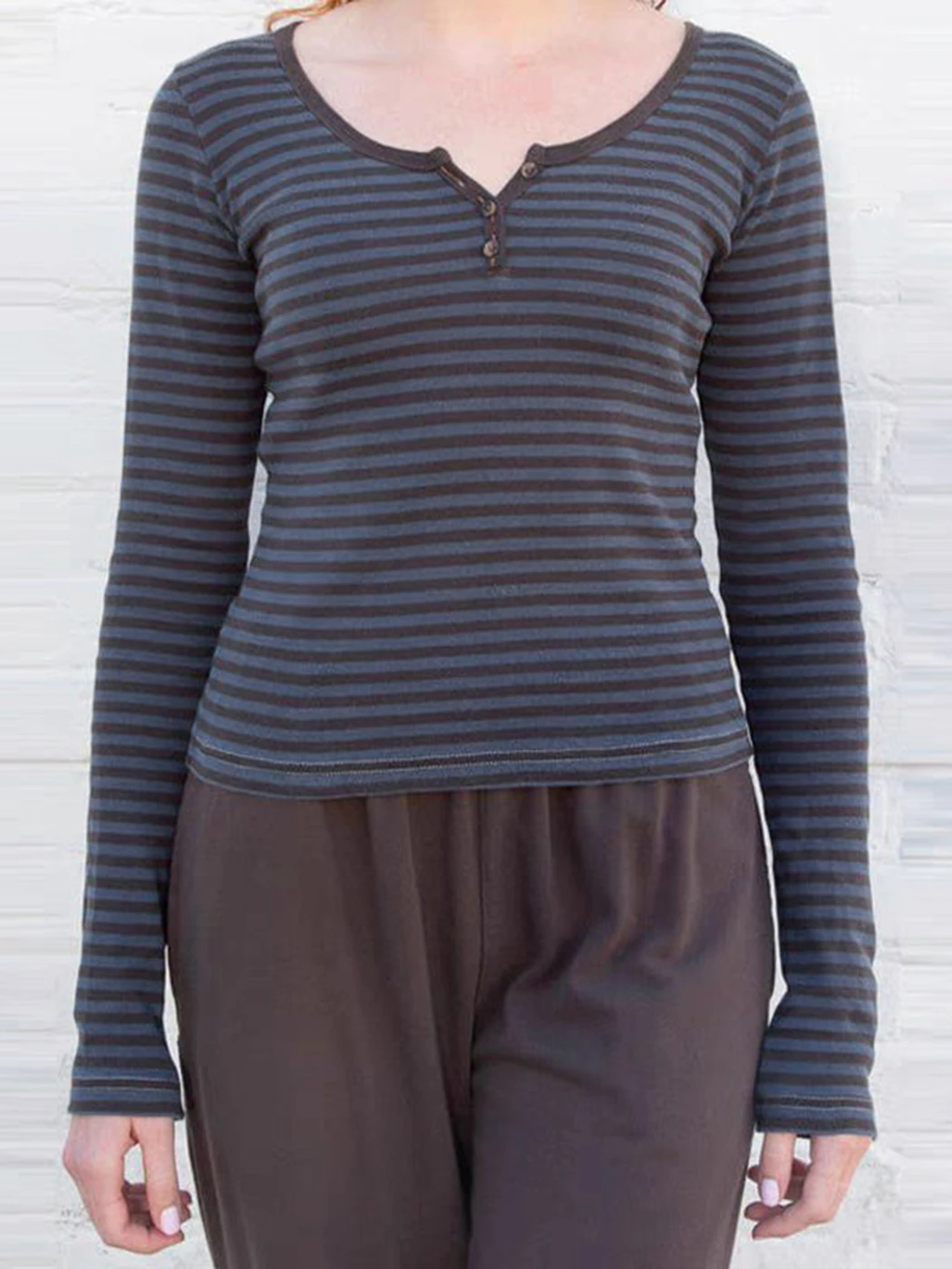 

Полосатая футболка с длинным рукавом и тремя пуговицами, милая Классическая футболка с круглым вырезом, винтажная уличная одежда Y2k, облегающие Топы в стиле Ins