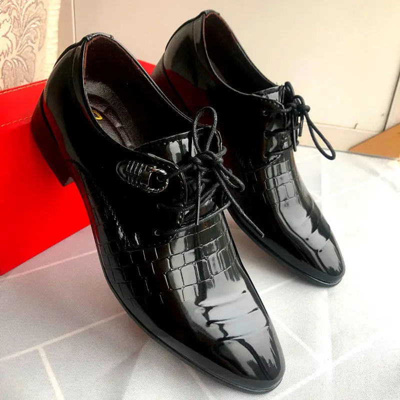 

Pointed Toe Patent Leather Bright Men Shoes Business Formal British Fashion Low-top Solid Color Laces