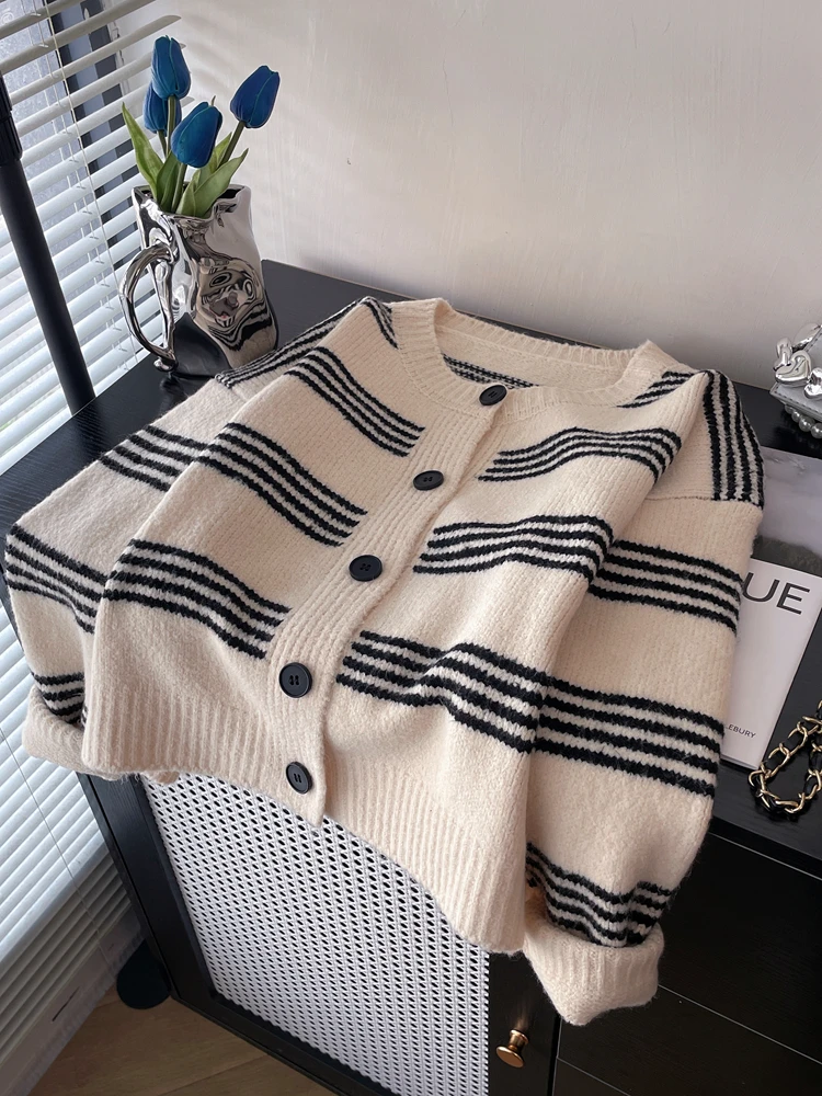 Women clothes Single-Breasted Drop Shoulder round Neck Over fit knit Graceful Stripe 2024 Autumn New Sweater Outerwear