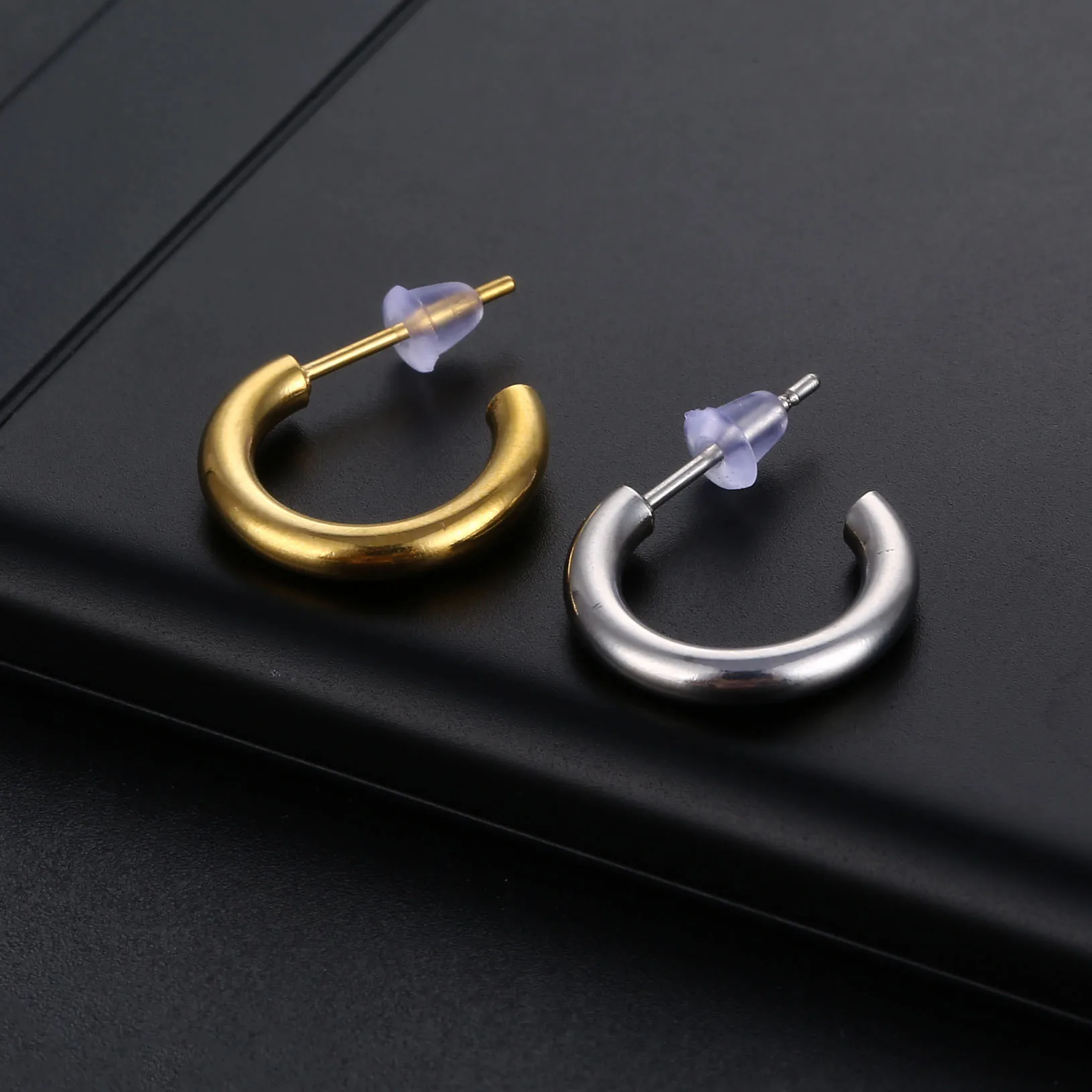 

New Simple Stainless Steel Stud Earrings For Women Men White Gold Color C Shaped Ear Stud Fashion New Gift Party Jewelry