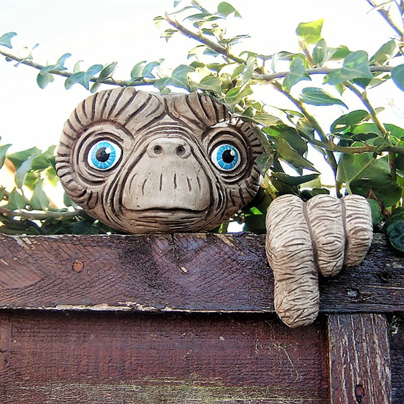 

Alien ET Peeker Statue Yard Art Ornament Garden Fences Door Decoration Cute Resin Craft Home Decor
