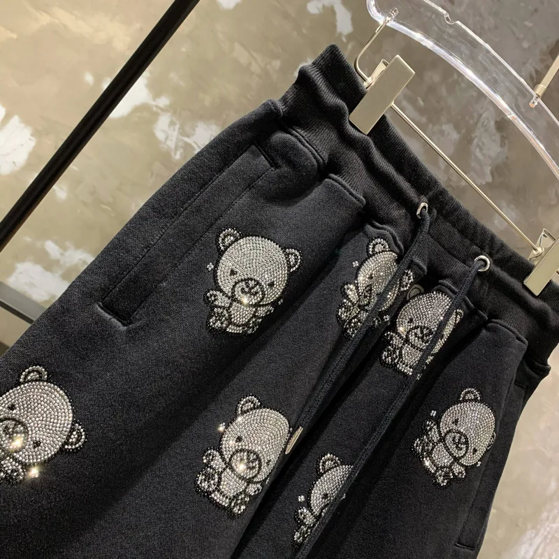 Heavy Embroidery Hot Drilling Casual Cartoon Bear Terry Cotton Half Pants Women's 2023 Summer Light Luxury Fashion Brand Shorts