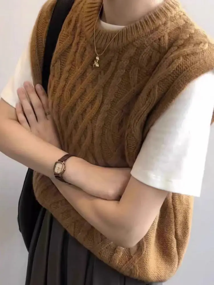 Кофейного цвета плотный вязаный свитер с круглым вырезом жилет Женский