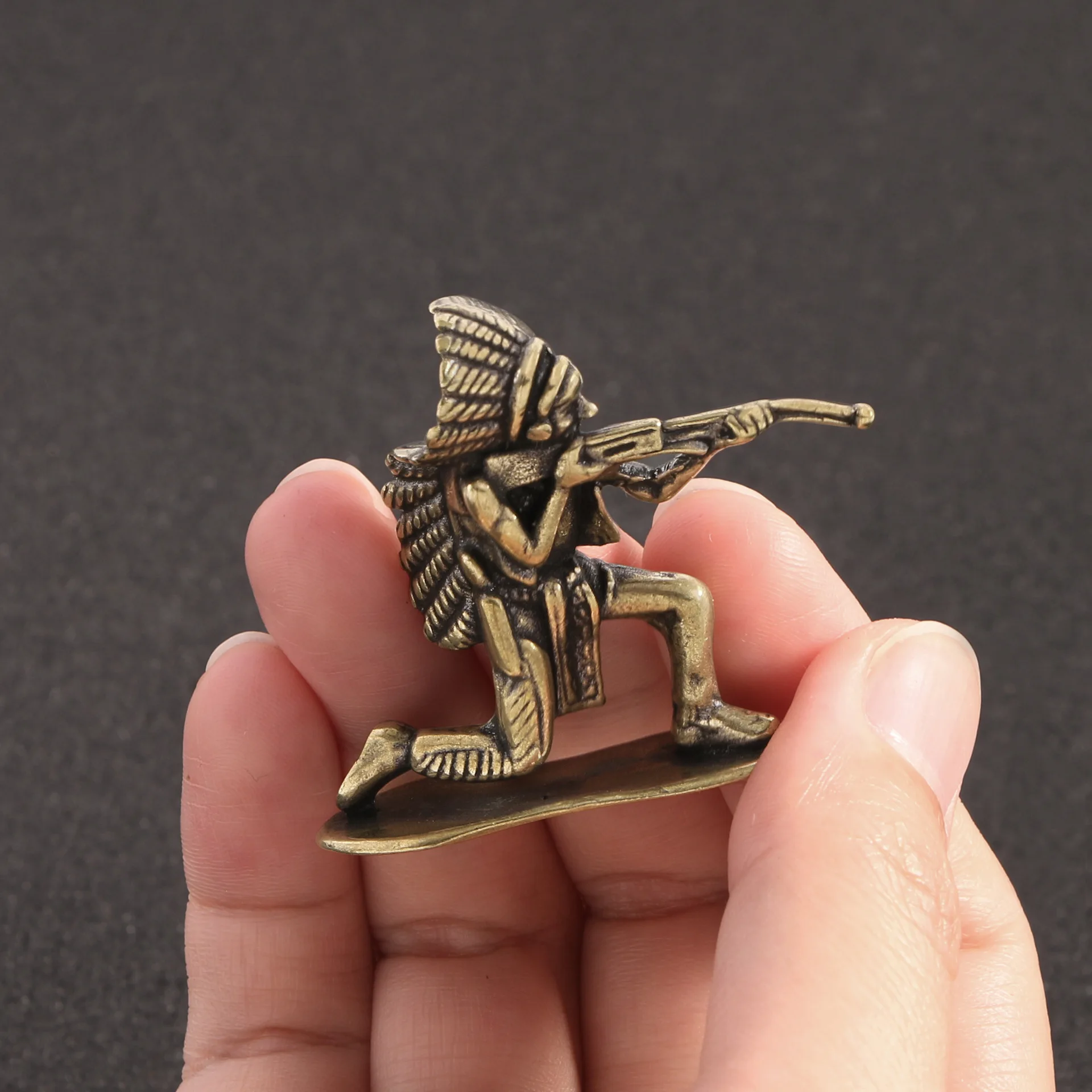 

Медные статуэтки индийских воинов OIMG