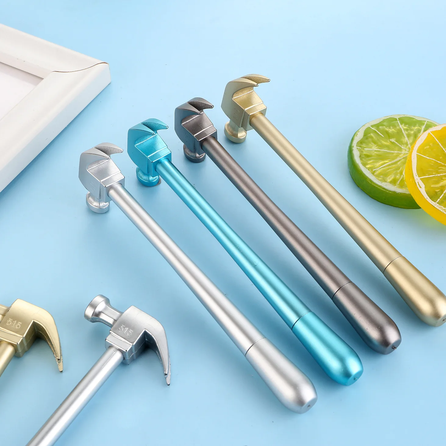 Рисунок 5 - Мультяшные креативные канцелярские принадлежности