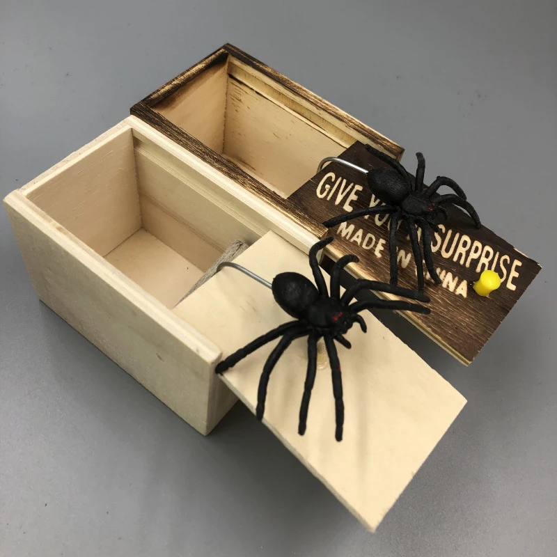 

New Trick Spider Funny Scare Box Wooden Hidden Box Quality Prank Wooden Scare Box Fun Game Prank Trick Friend Office Toy Gift