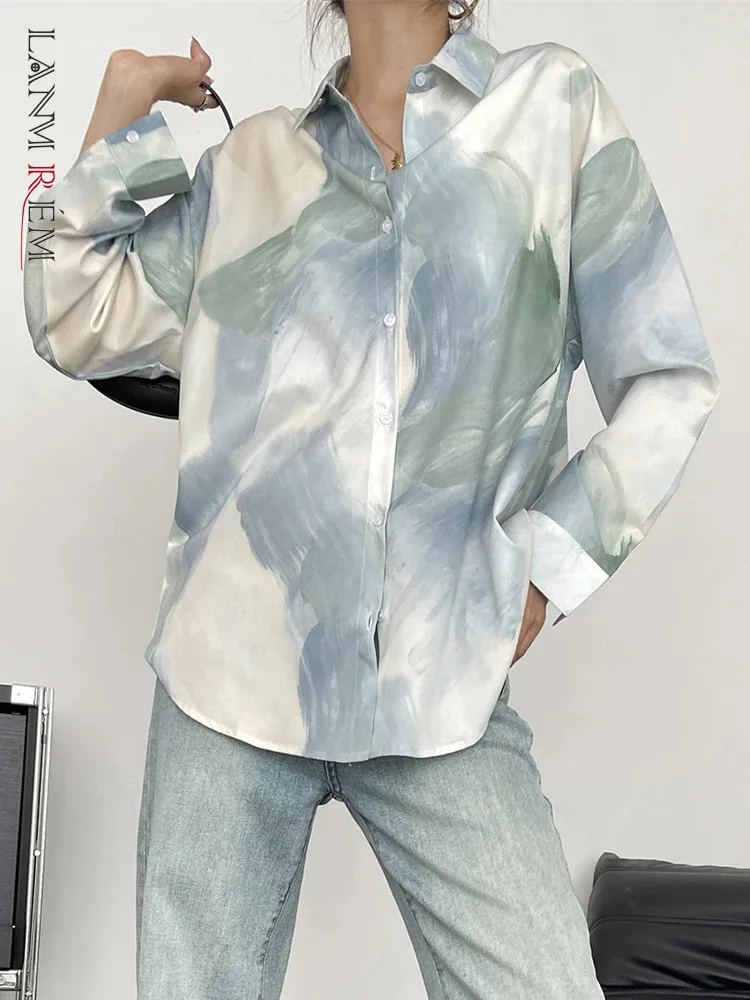 

[LANMREM] Fashion Print Design Shirts For Women Lapel Single Breasted Office Lady Elegant Blouses 2024 Spring New 26D7431