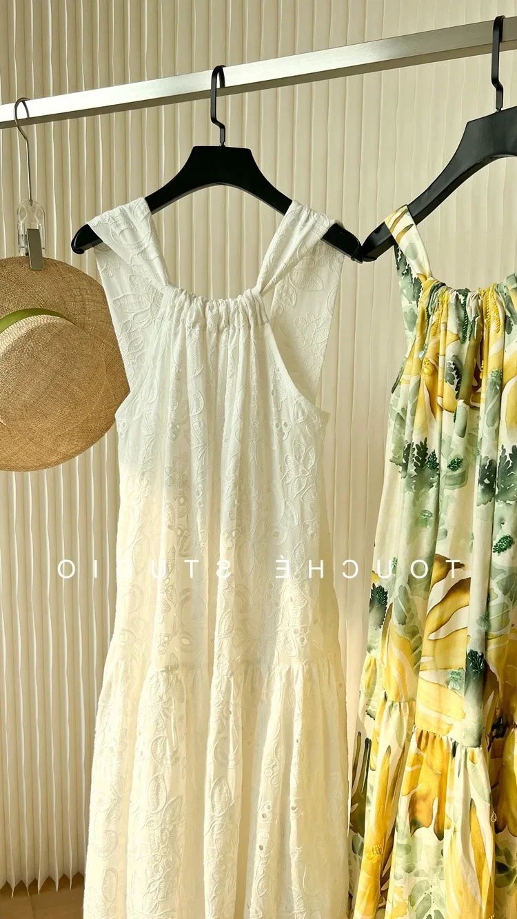 Элегантное длинное платье для отпуска летнее настроение полное цветов и белого