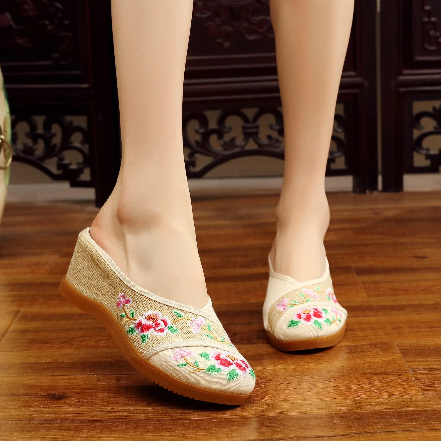 

Embroidered Linen Slippers Canvas Embroidered Shoes Old Beijing Wedge Retro Shoes Fashion Casual Shoes