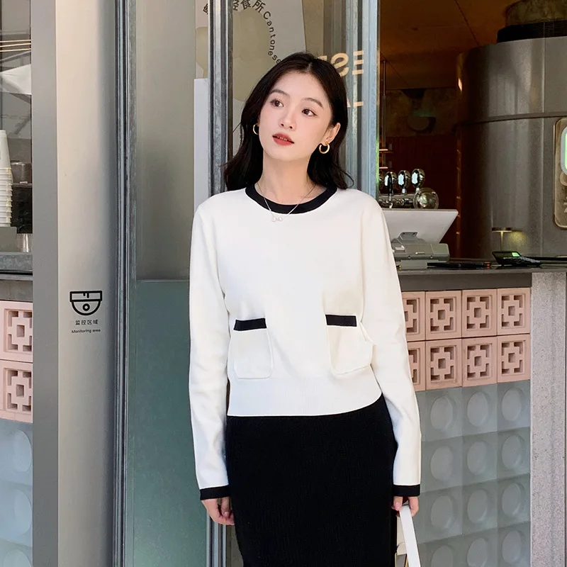 Женский свитер с карманами и круглым вырезом в стиле 90-х