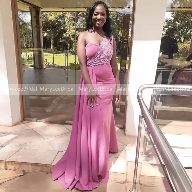 

Розовое Кружевное платье подружки невесты на одно плечо, длинное свадебное платье с лентой и юбкой-годе для женщин, свадебные платья подружки невесты, платья для приема