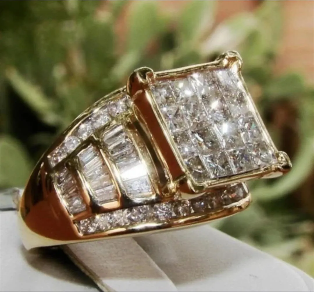 

BAOSHINA Golden Square Full Crystal Micro-Inlaid Zircon Ring For Men Women Party Wedding Jewelry Hand Accessories Size 6-11