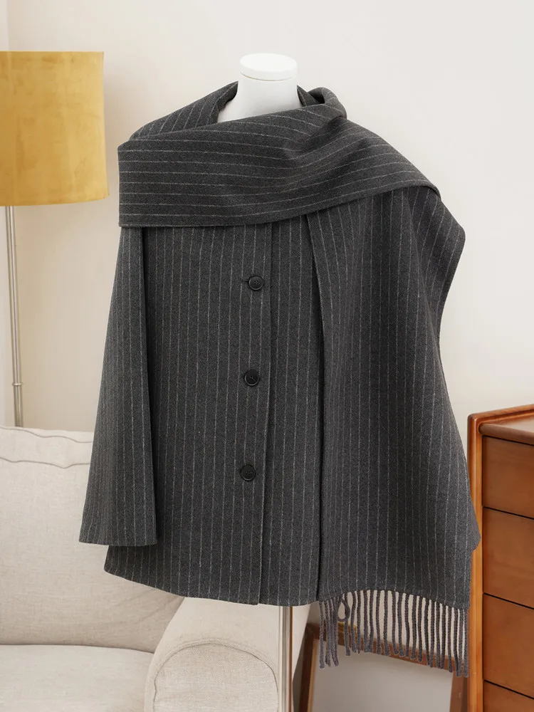 Женское пальто в полоску или черное с шарфом и воротником кисточками шерстяная