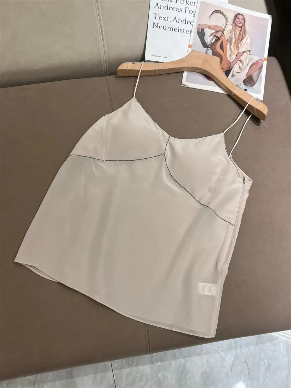 Женский жилет на бретельках Шелковый пуловер с цепочкой и бусинами нижнее белье