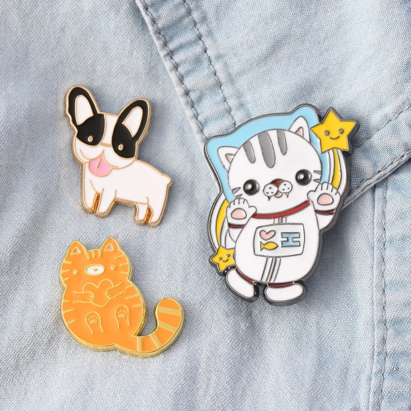 

Puppy Kitty Badges Cartoon Women's Brooch Creative Lapel Pins Christmas New Year Gift Enamel Pin Friends Jewelry Fashion