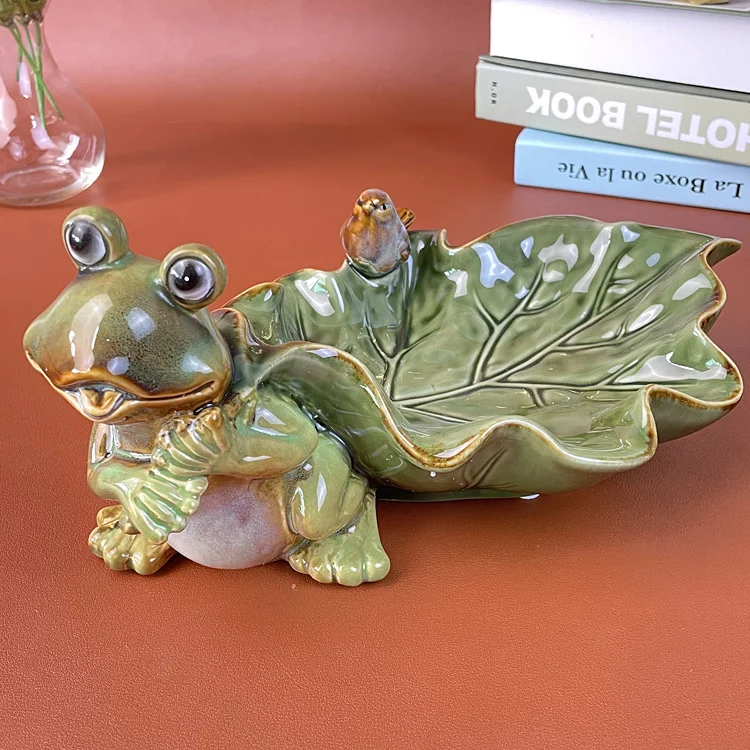 

Ceramic crafts, rural home decoration, decorations, frogs dragging leaves, fruit plates, tables, tea tables, living room table